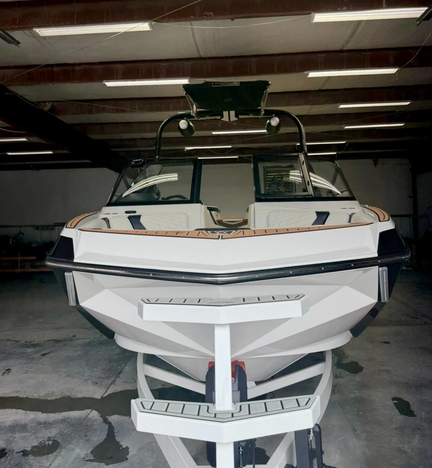 2021 Nautique G21