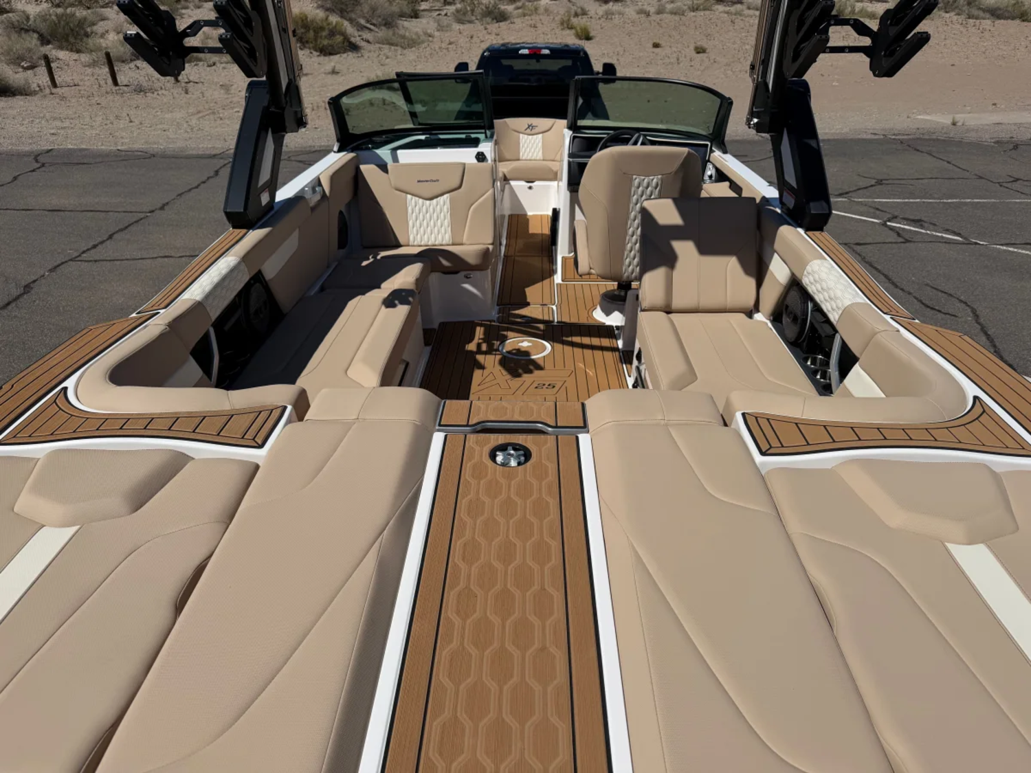 2025 MasterCraft XT25 Supercharged