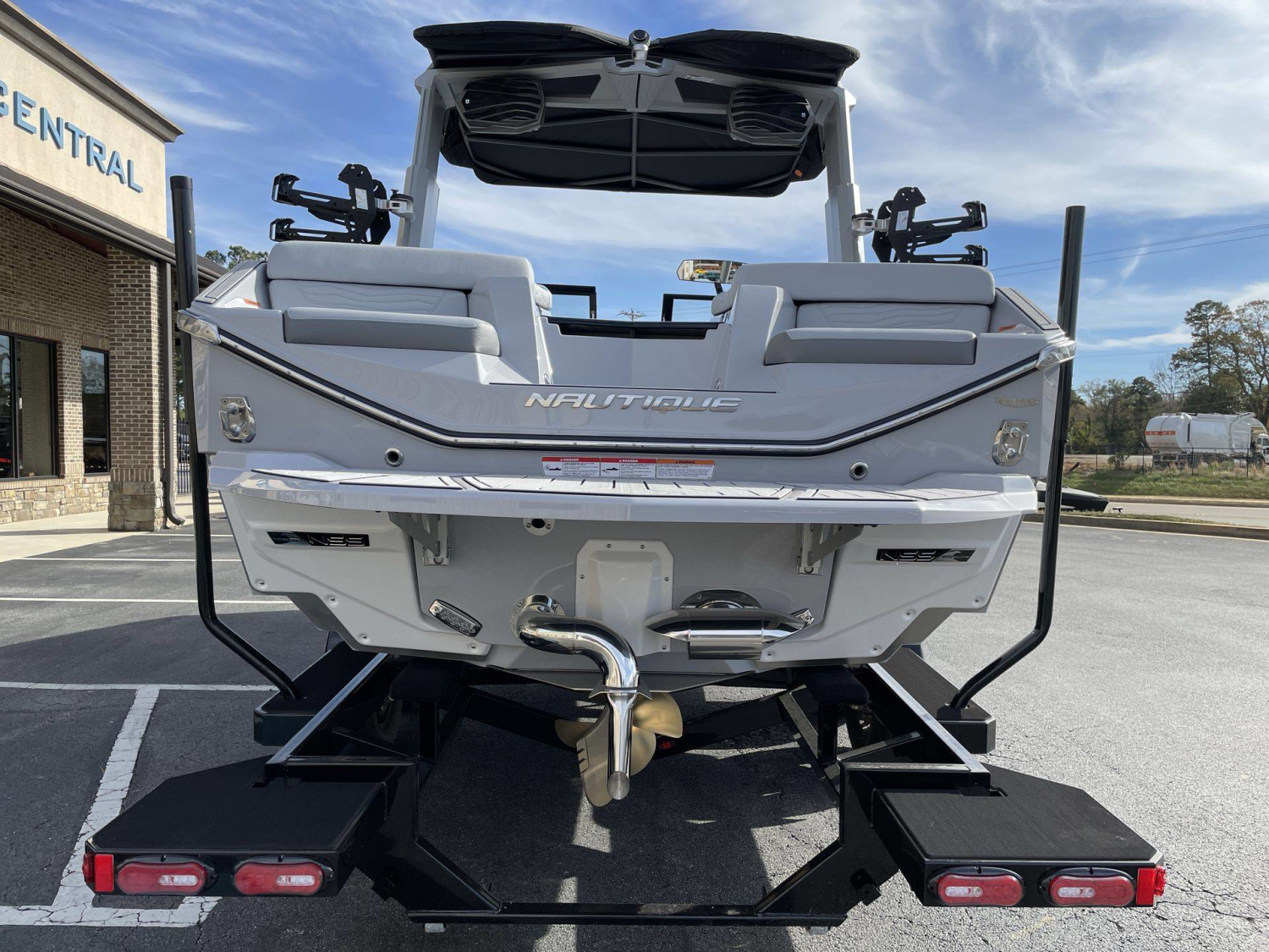 2026 Nautique G23