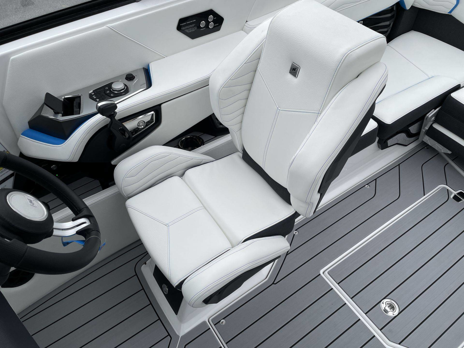 2026 Nautique G21