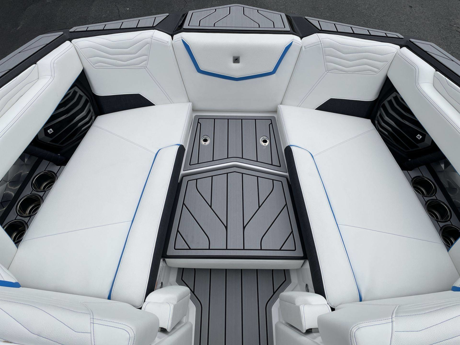 2026 Nautique G21