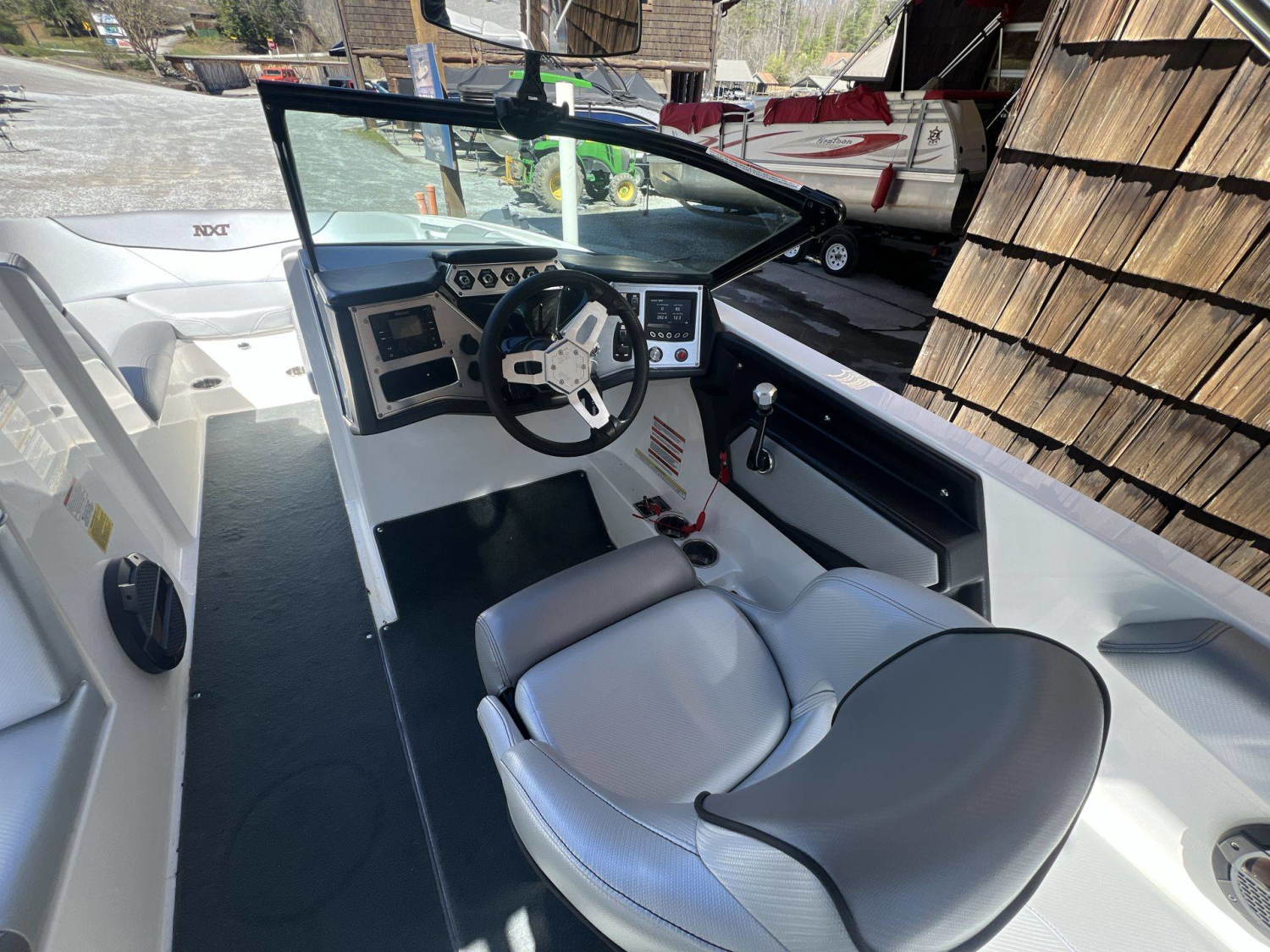 2018 MasterCraft NXT22