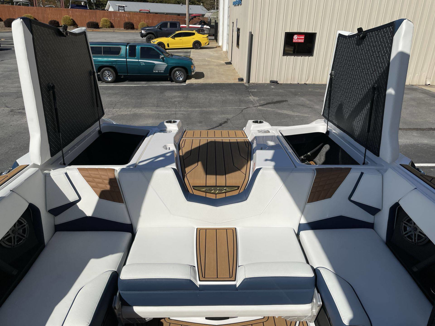 2025 Nautique S23