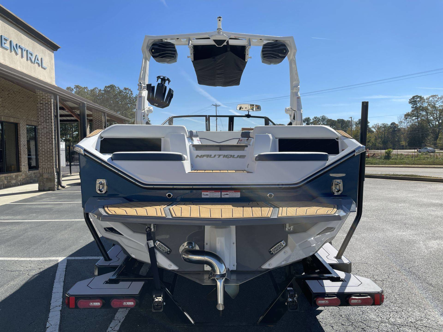 2025 Nautique S23