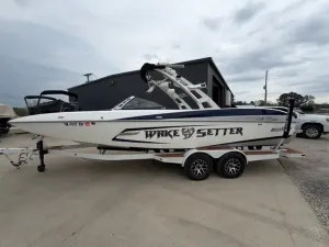 2013 Malibu Boats Wakesetter 24 MXZ for sale in Spokane, Missouri