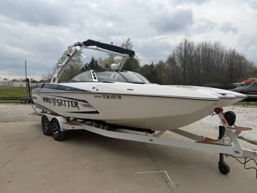 2013 Malibu Boats Wakesetter 24 MXZ for sale in Spokane, Missouri