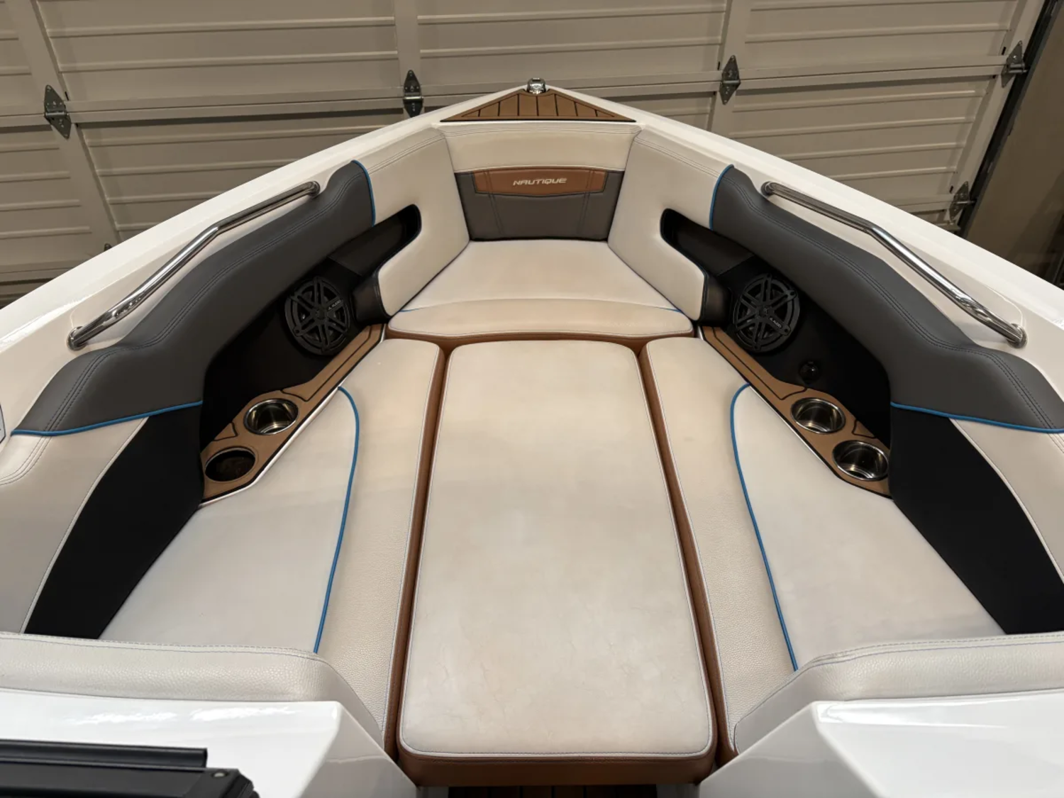 2019 Super Air Nautique 230