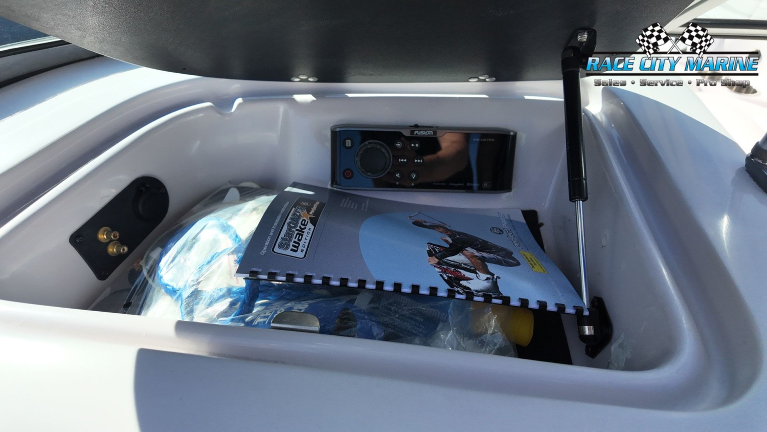 2005 Nautique SV-211