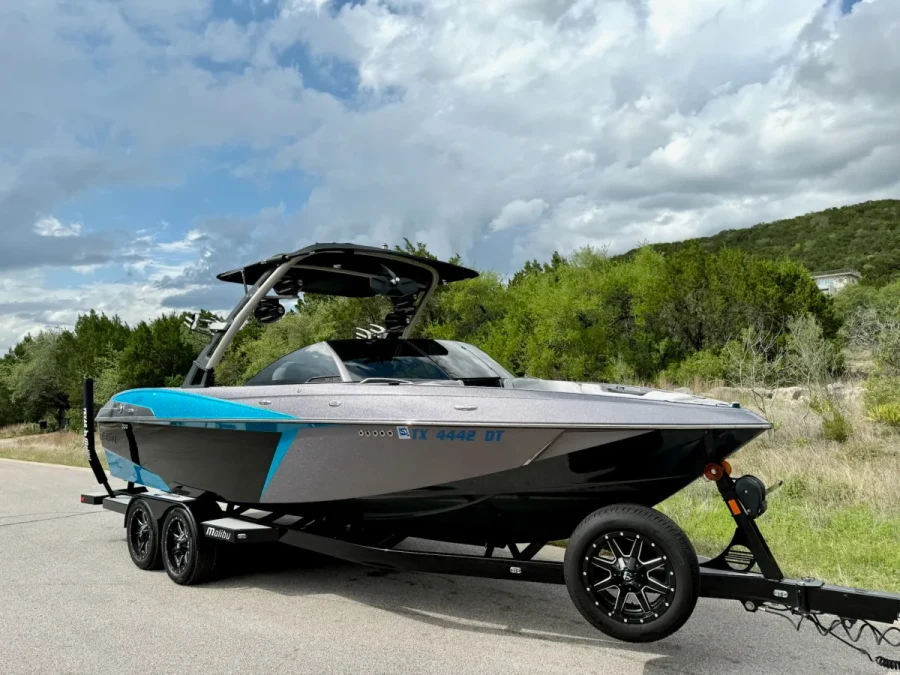 2016 Malibu Boats Wakesetter 25 LSV for sale in Volente, Texas