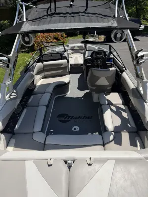 2014 Malibu Wakesetter 23LSV Icon