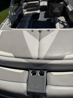 2014 Malibu Wakesetter 23LSV Icon