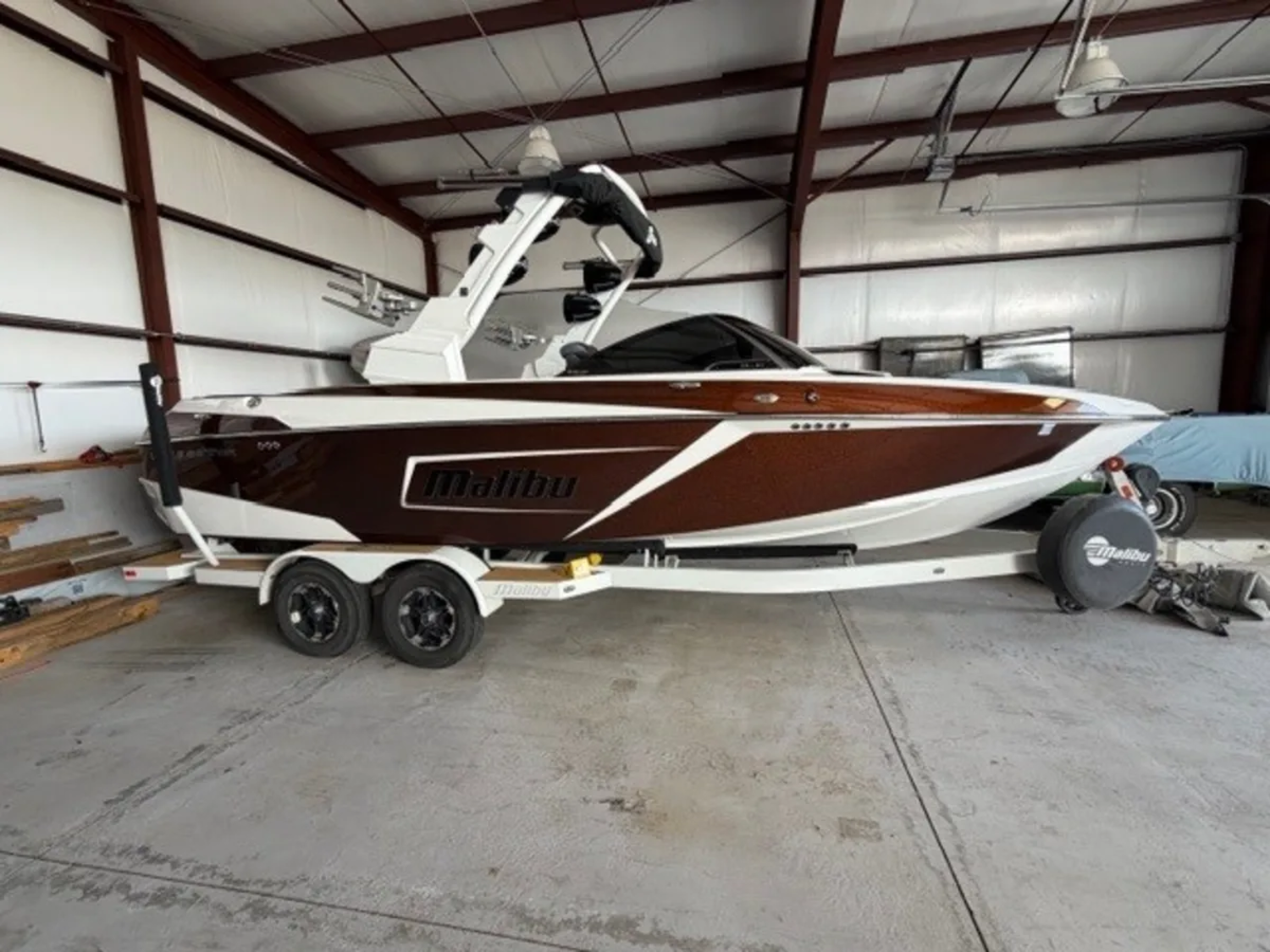 2019 Malibu 23 LSV Wakesetter Boat LOADED