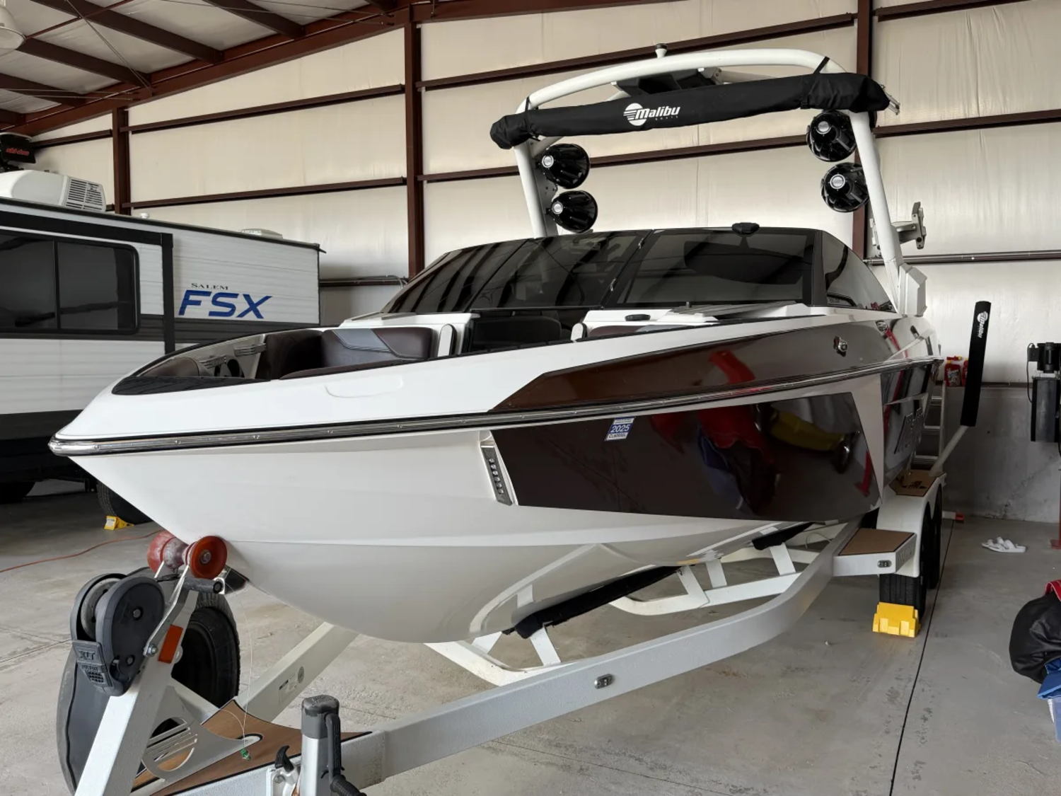 2019 Malibu 23 LSV Wakesetter Boat LOADED