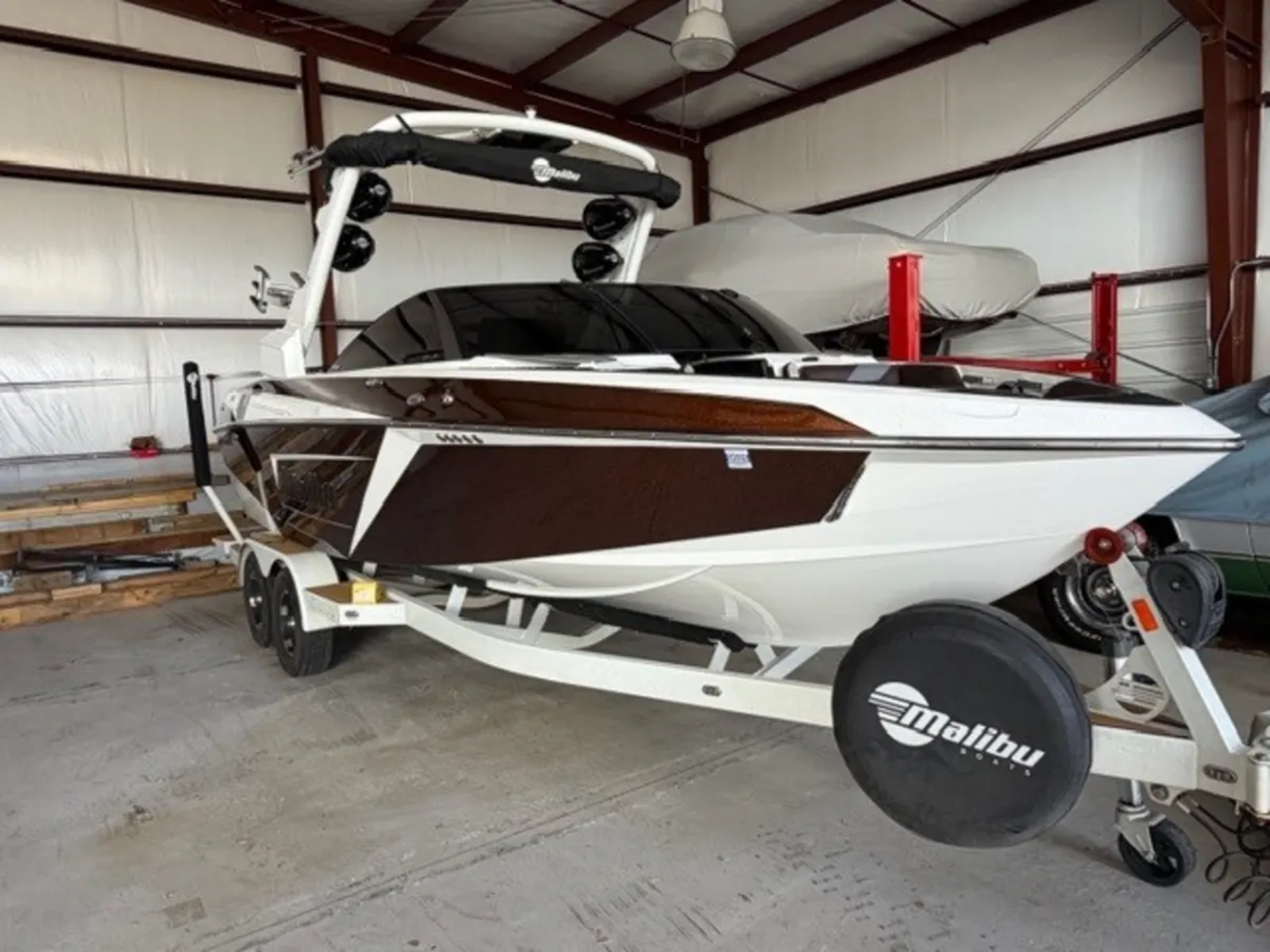 2019 Malibu 23 LSV Wakesetter Boat LOADED
