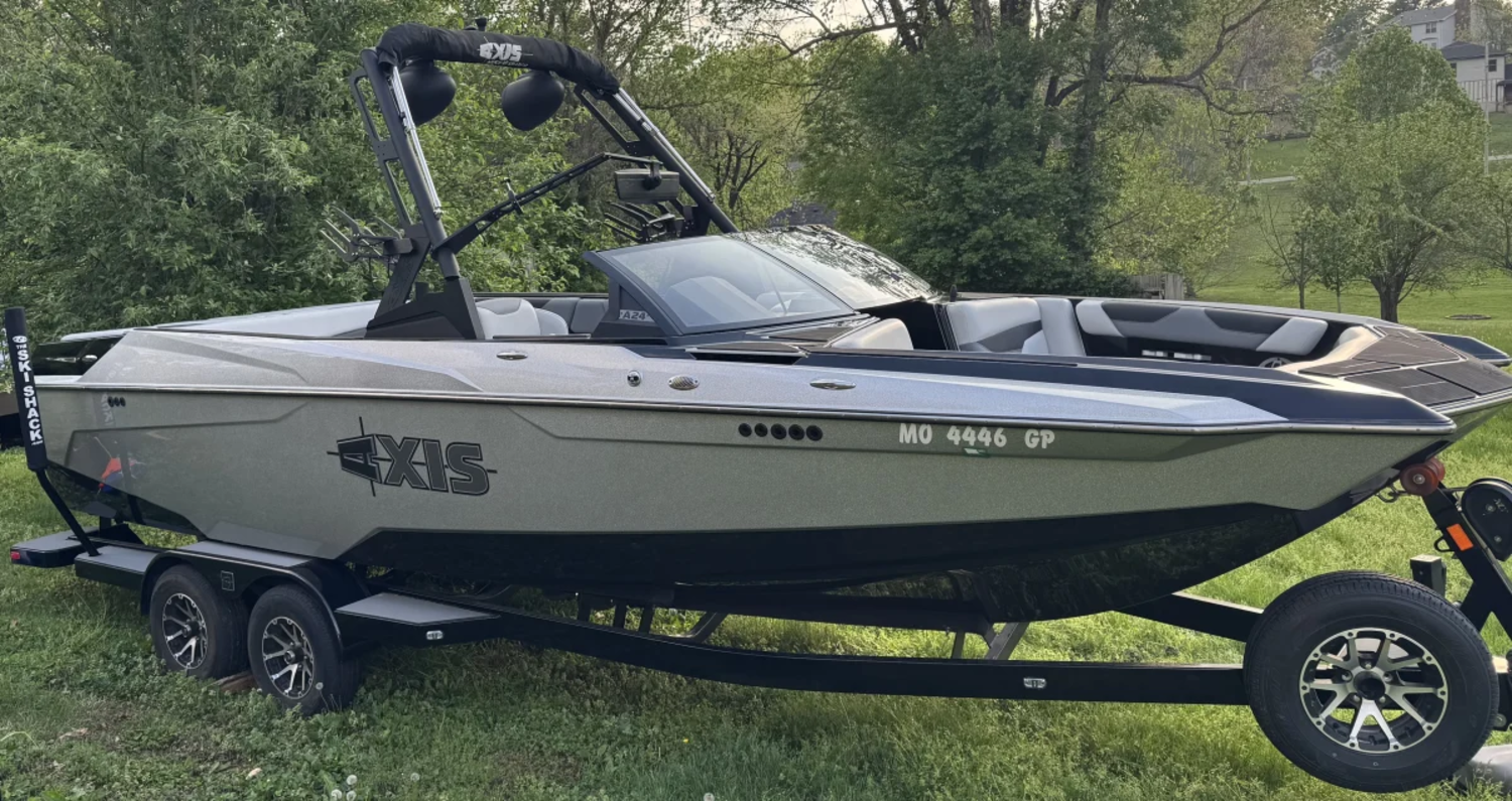 2021 Axis Boats A24