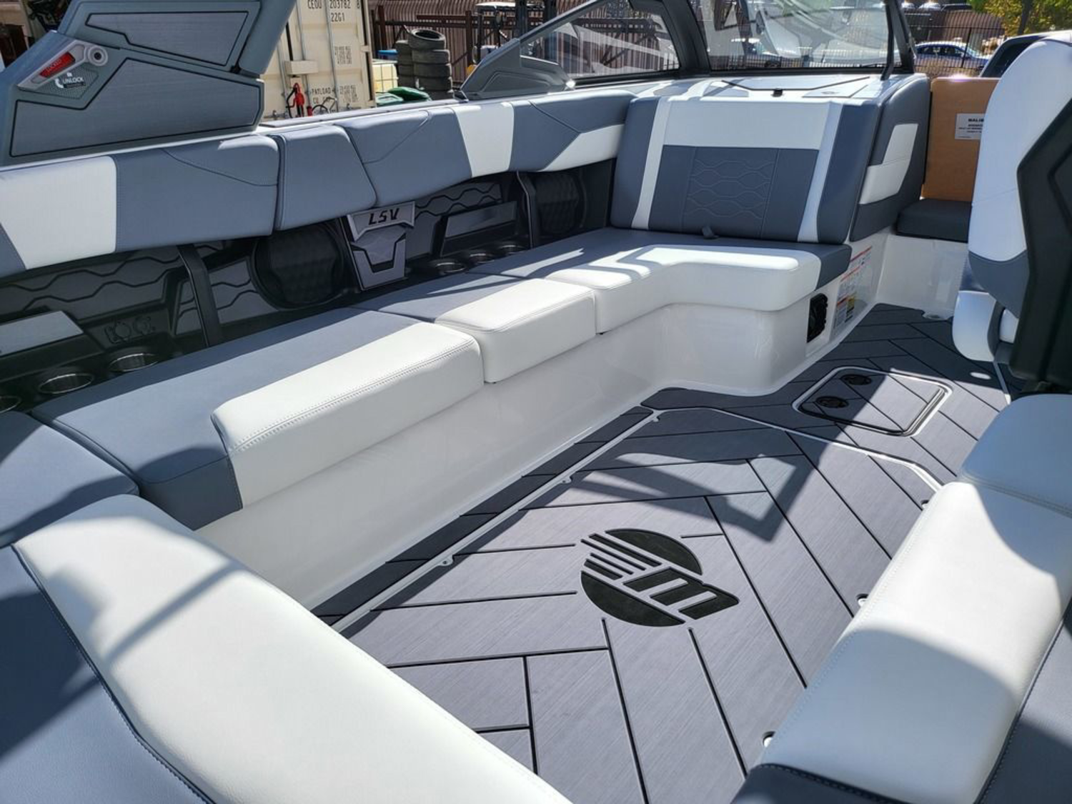 2026 Malibu Boats 23 LSV