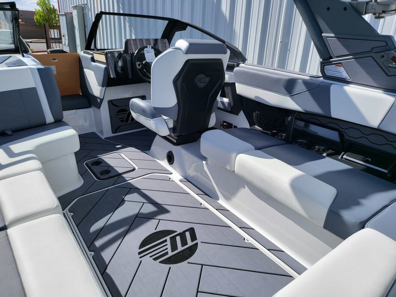 2026 Malibu Boats 23 LSV