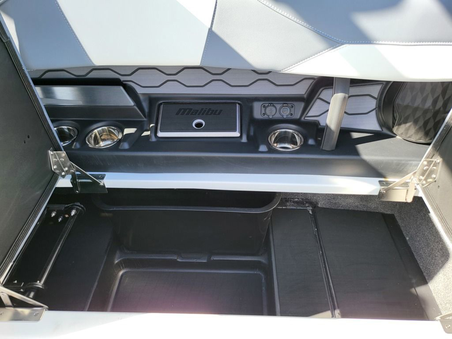 2026 Malibu Boats 23 LSV