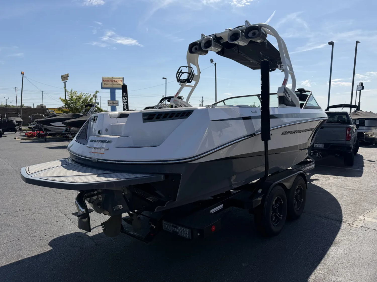 2015 Nautique 230
