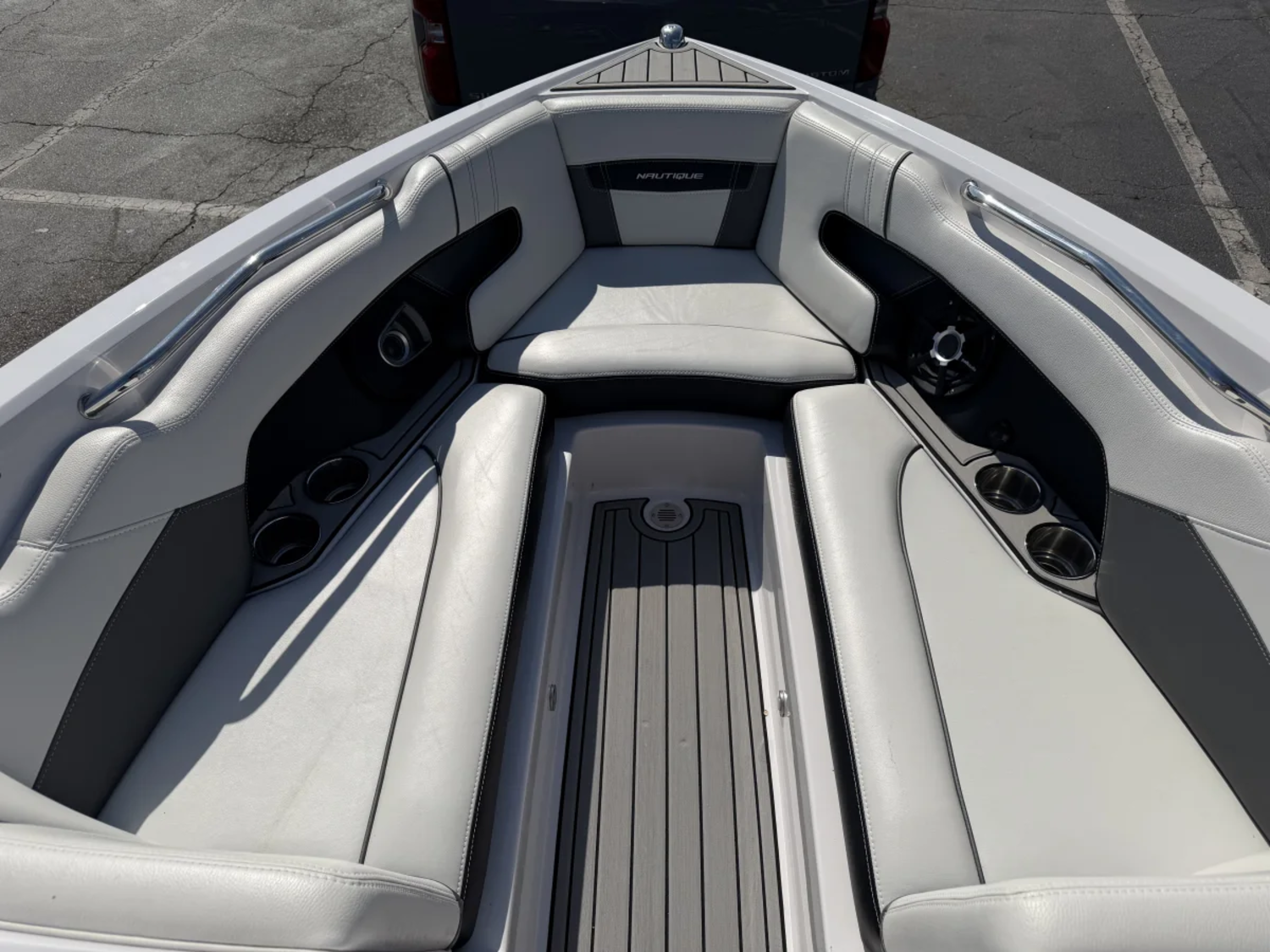 2015 Nautique 230