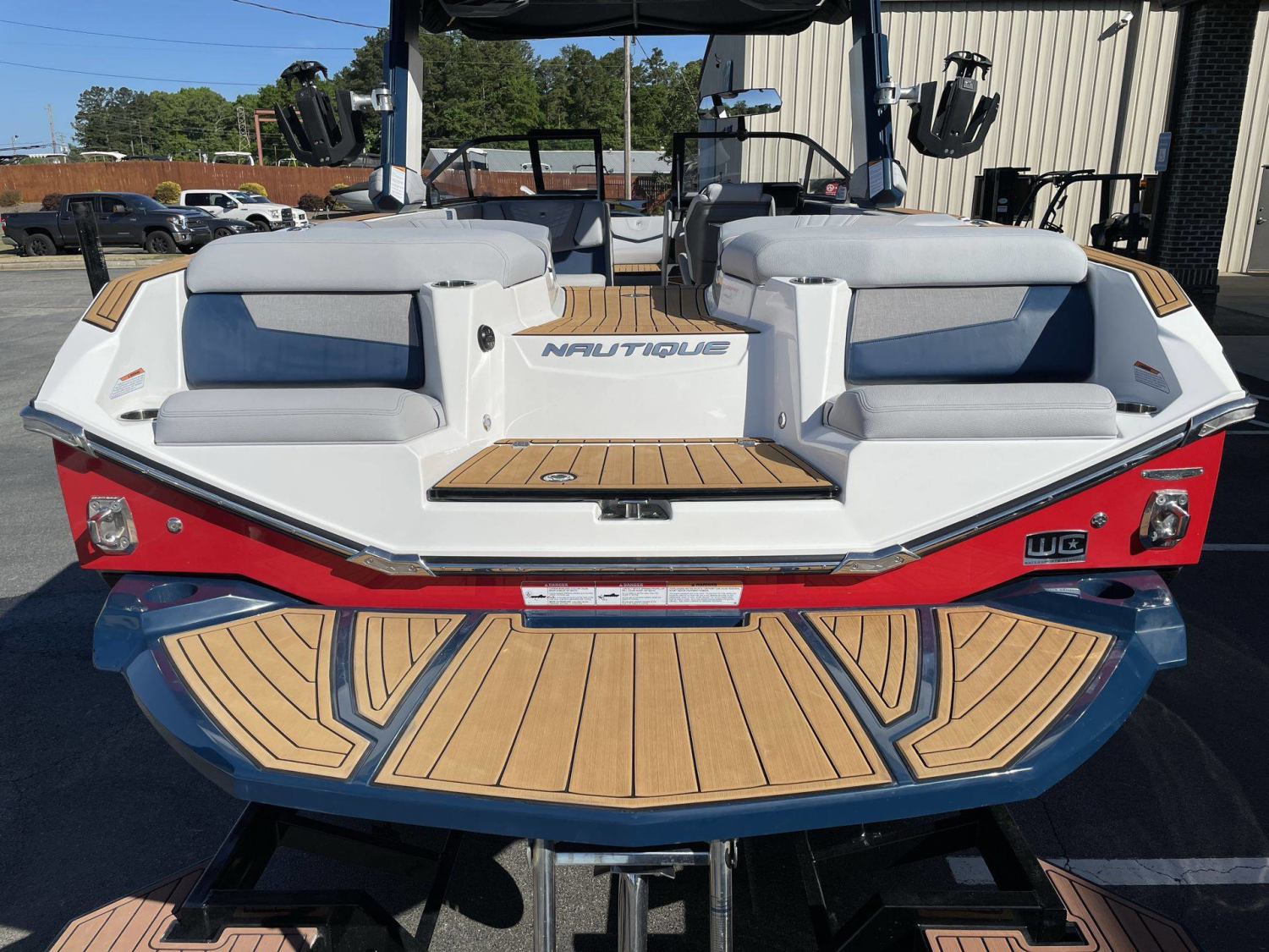 2023 Nautique G25