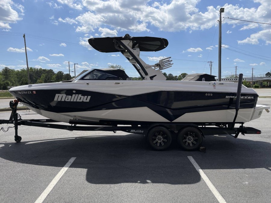 2023-malibu-wakesetter-25-lsv-129404-image1
