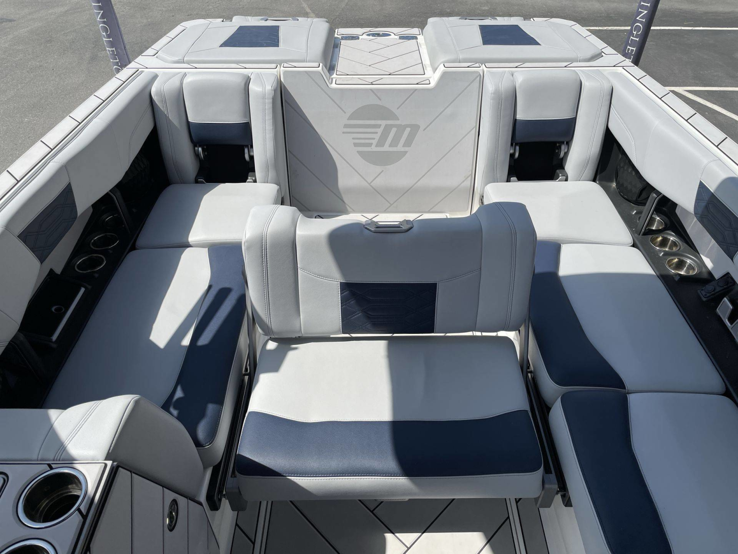 2023 Malibu 25 LSV