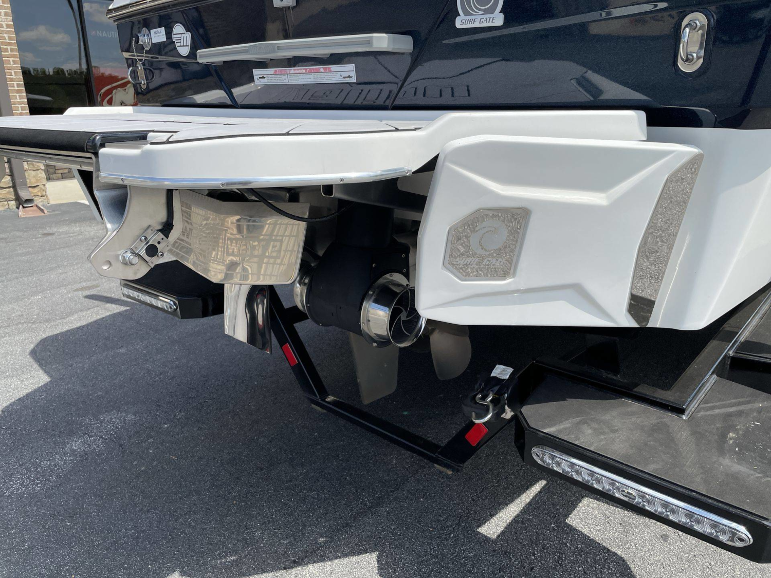 2023 Malibu 25 LSV