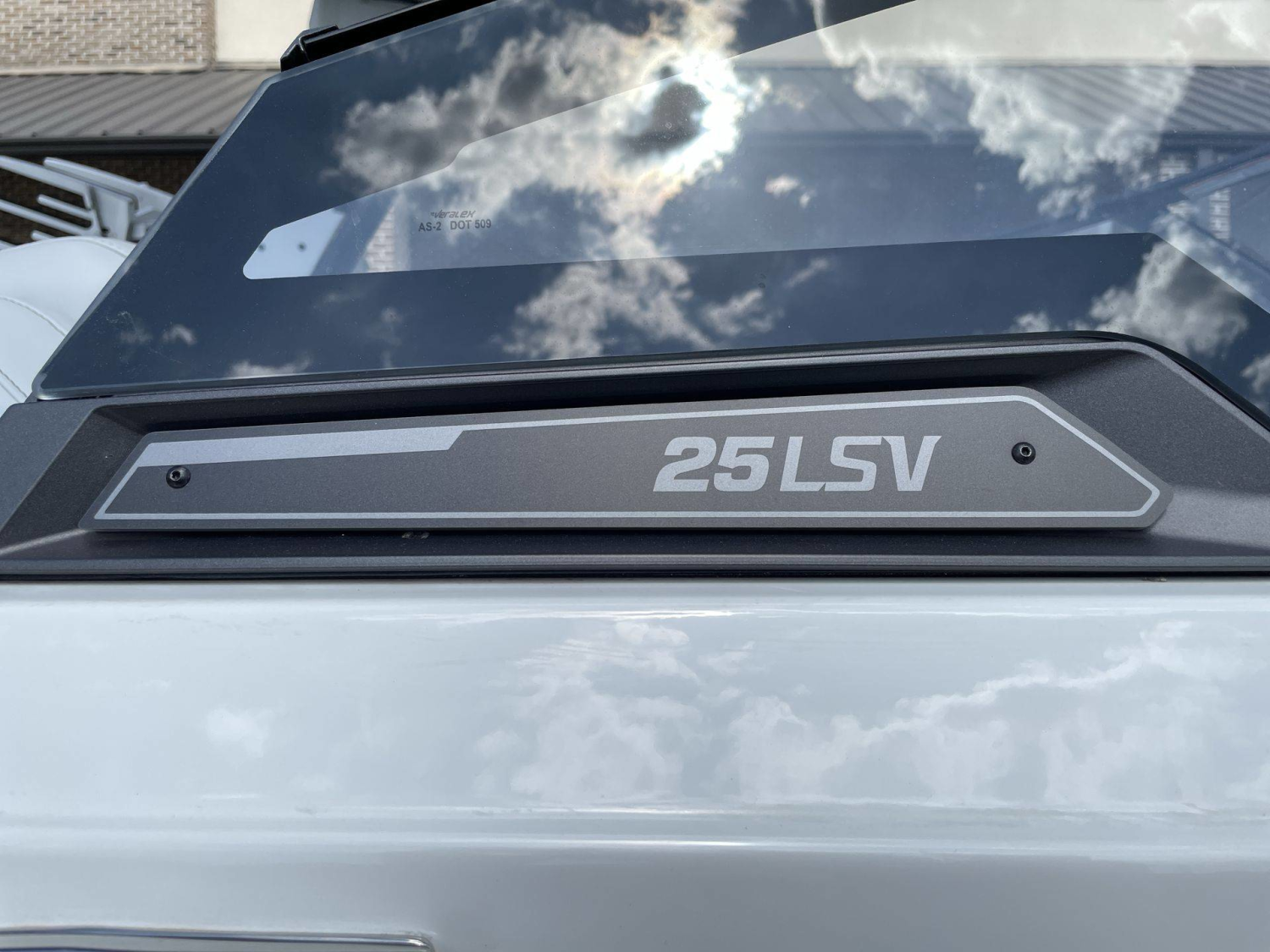 2023 Malibu 25 LSV