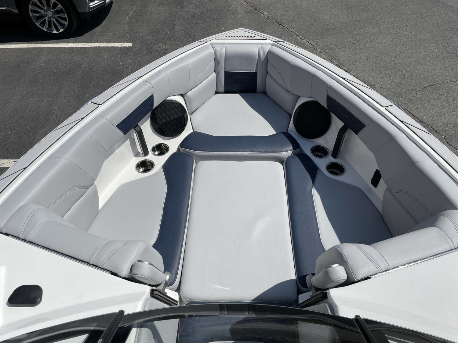 2023 Malibu 25 LSV