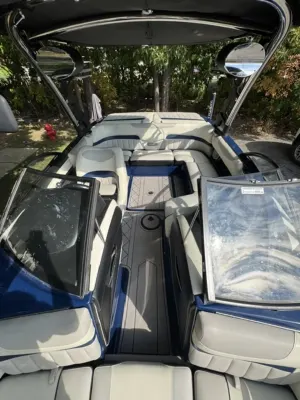 2013 Malibu Boats Wakesetter 20 MXZ for sale in Howell, Michigan