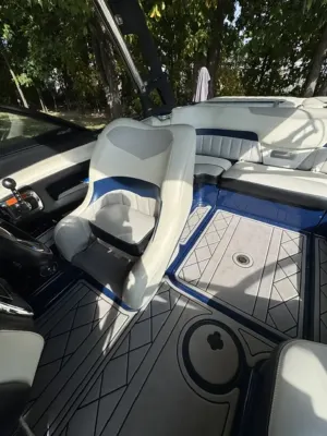 2013 Malibu Boats Wakesetter 20 MXZ for sale in Howell, Michigan