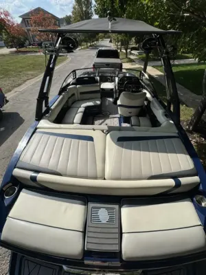 2013 Malibu Boats Wakesetter 20 MXZ for sale in Howell, Michigan