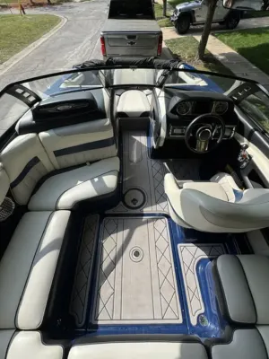 2013 Malibu Boats Wakesetter 20 MXZ for sale in Howell, Michigan