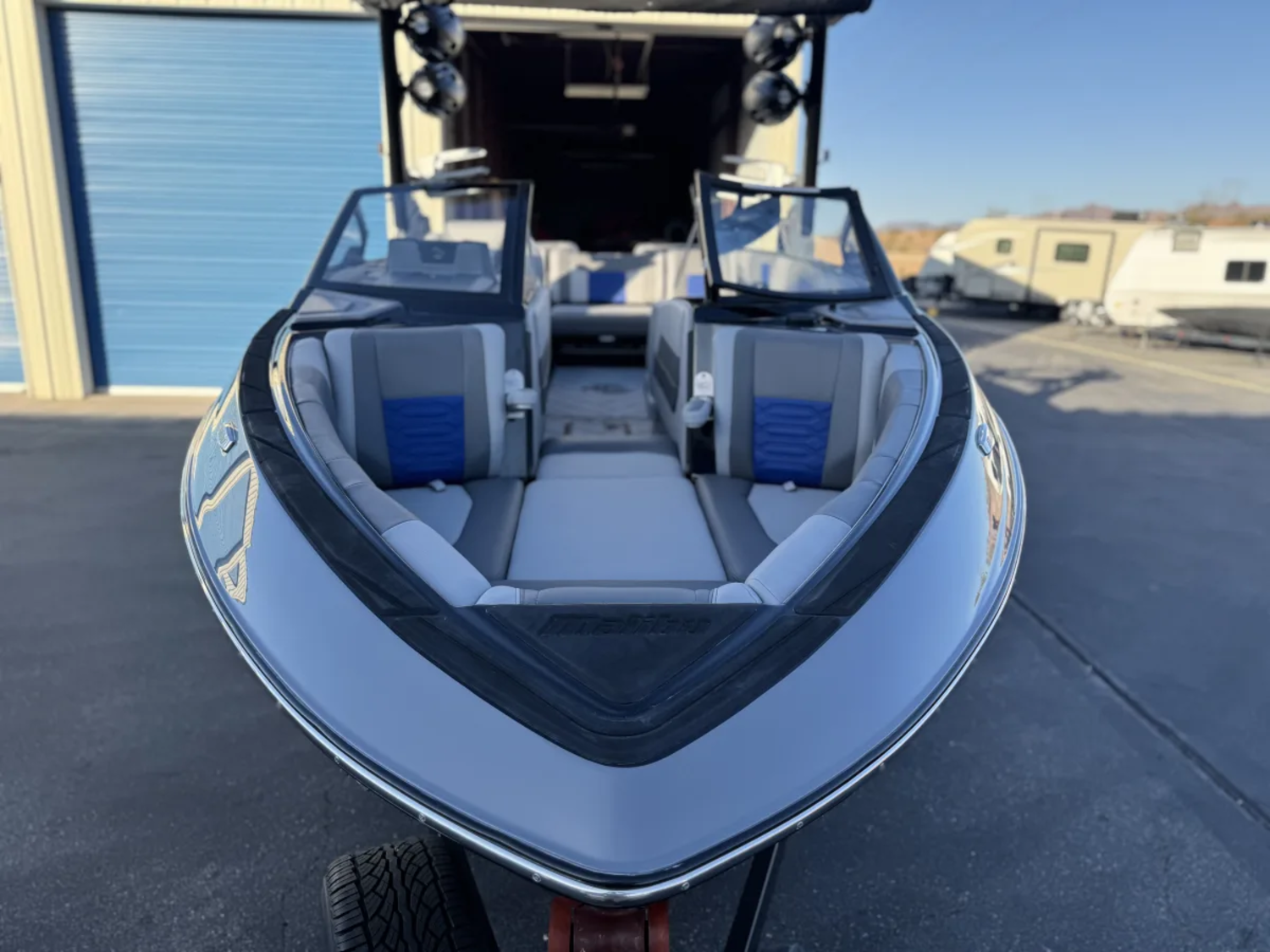 2022 Malibu Boats Wakesetter 25 LSV