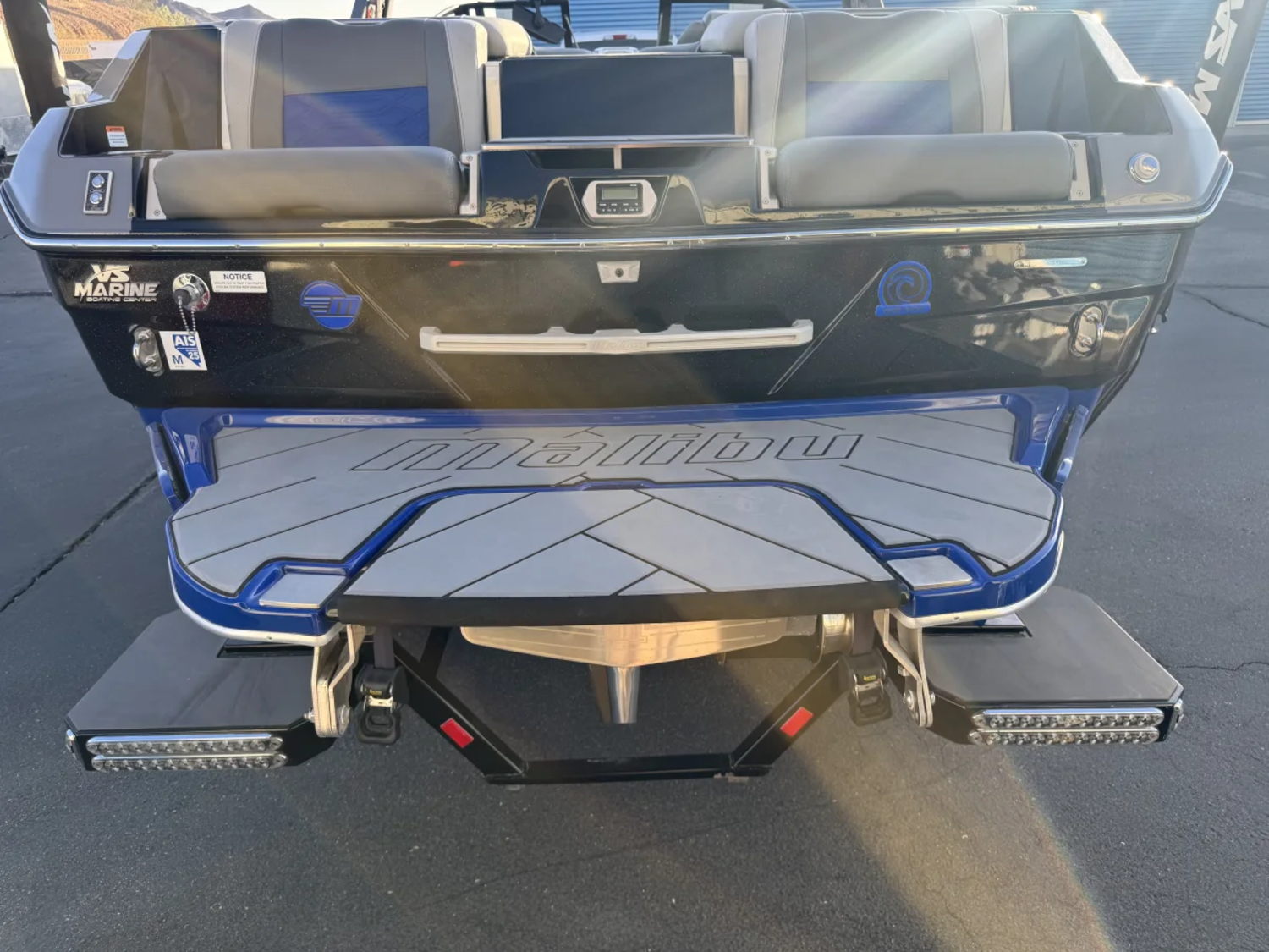 2022 Malibu Boats Wakesetter 25 LSV
