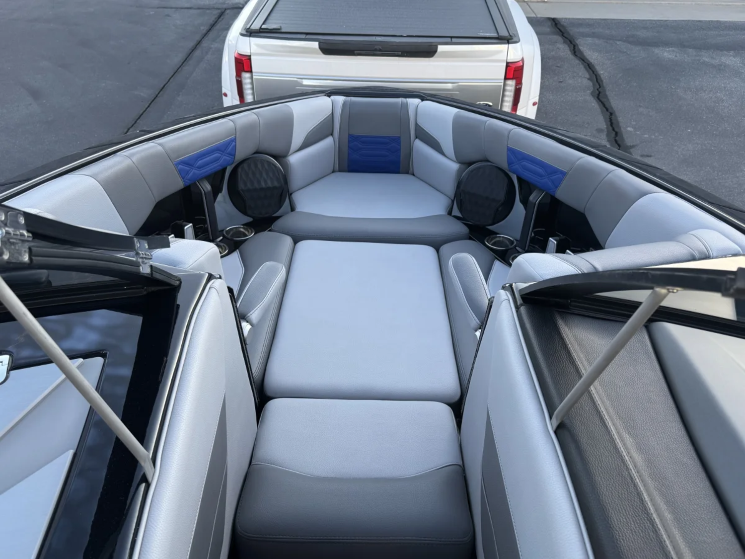 2022 Malibu Boats Wakesetter 25 LSV