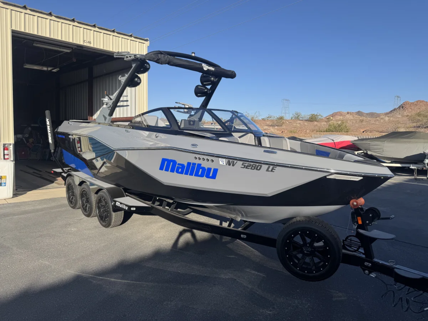2022 Malibu Boats Wakesetter 25 LSV