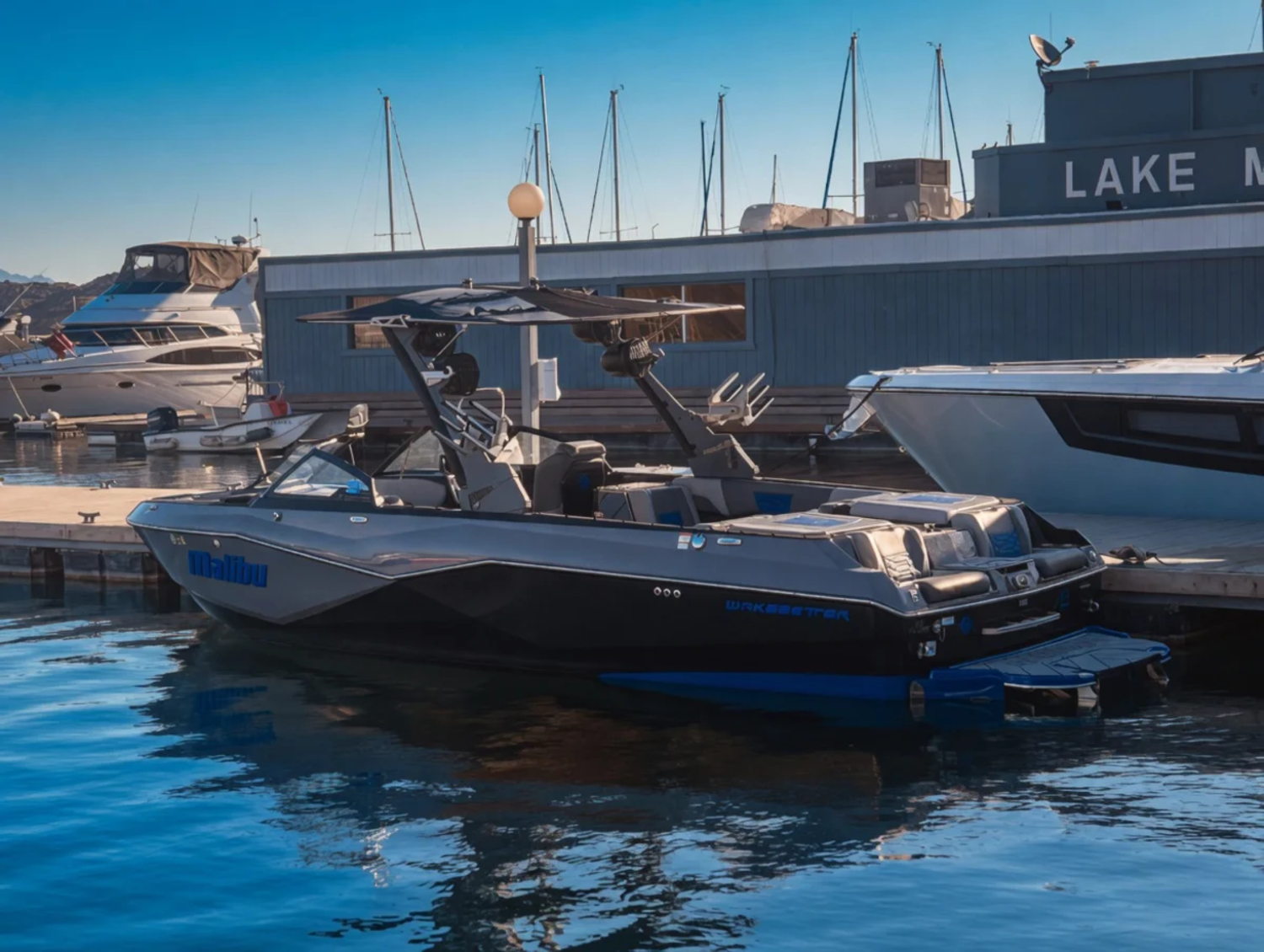 2022 Malibu Boats Wakesetter 25 LSV