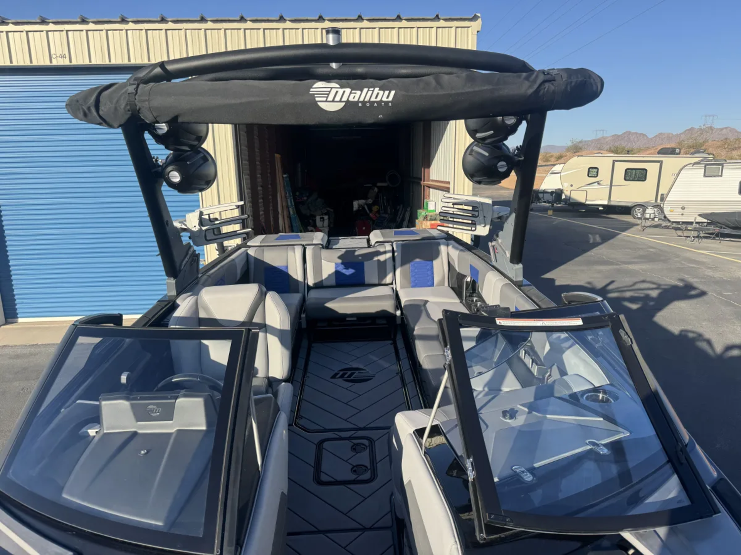2022 Malibu Boats Wakesetter 25 LSV