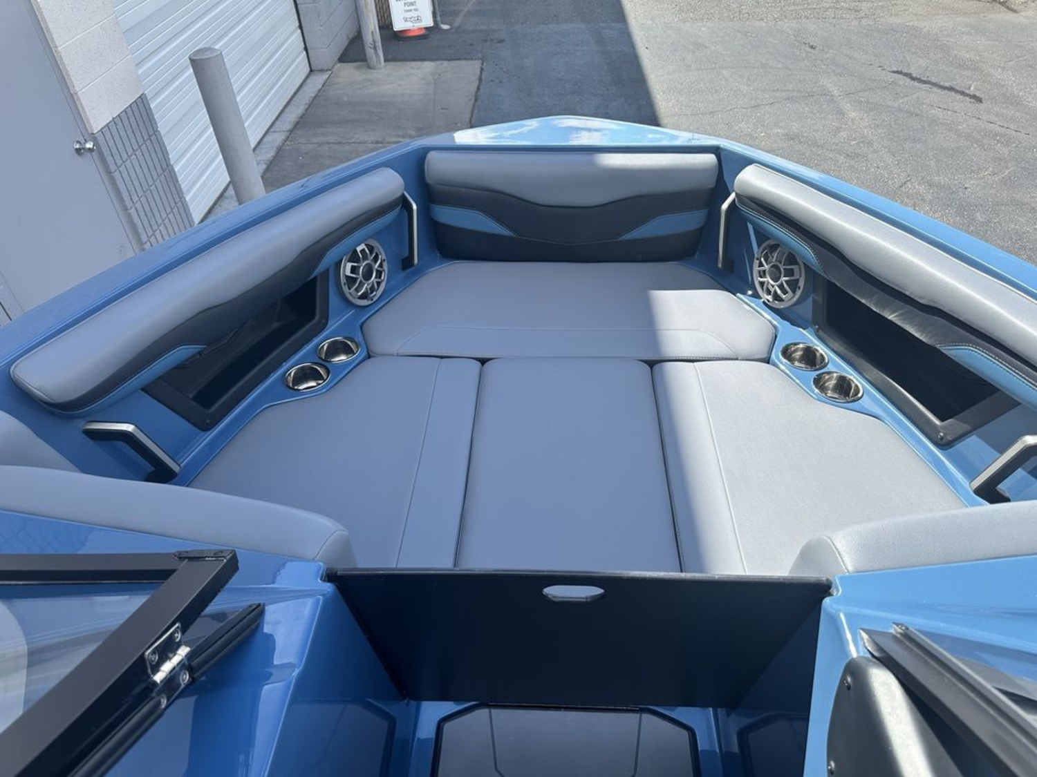 2023 Axis Wake Research T220