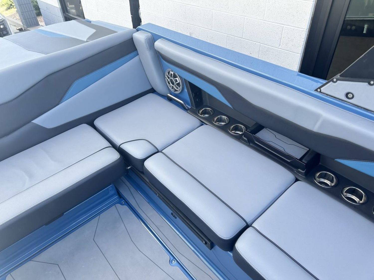 2023 Axis Wake Research T220