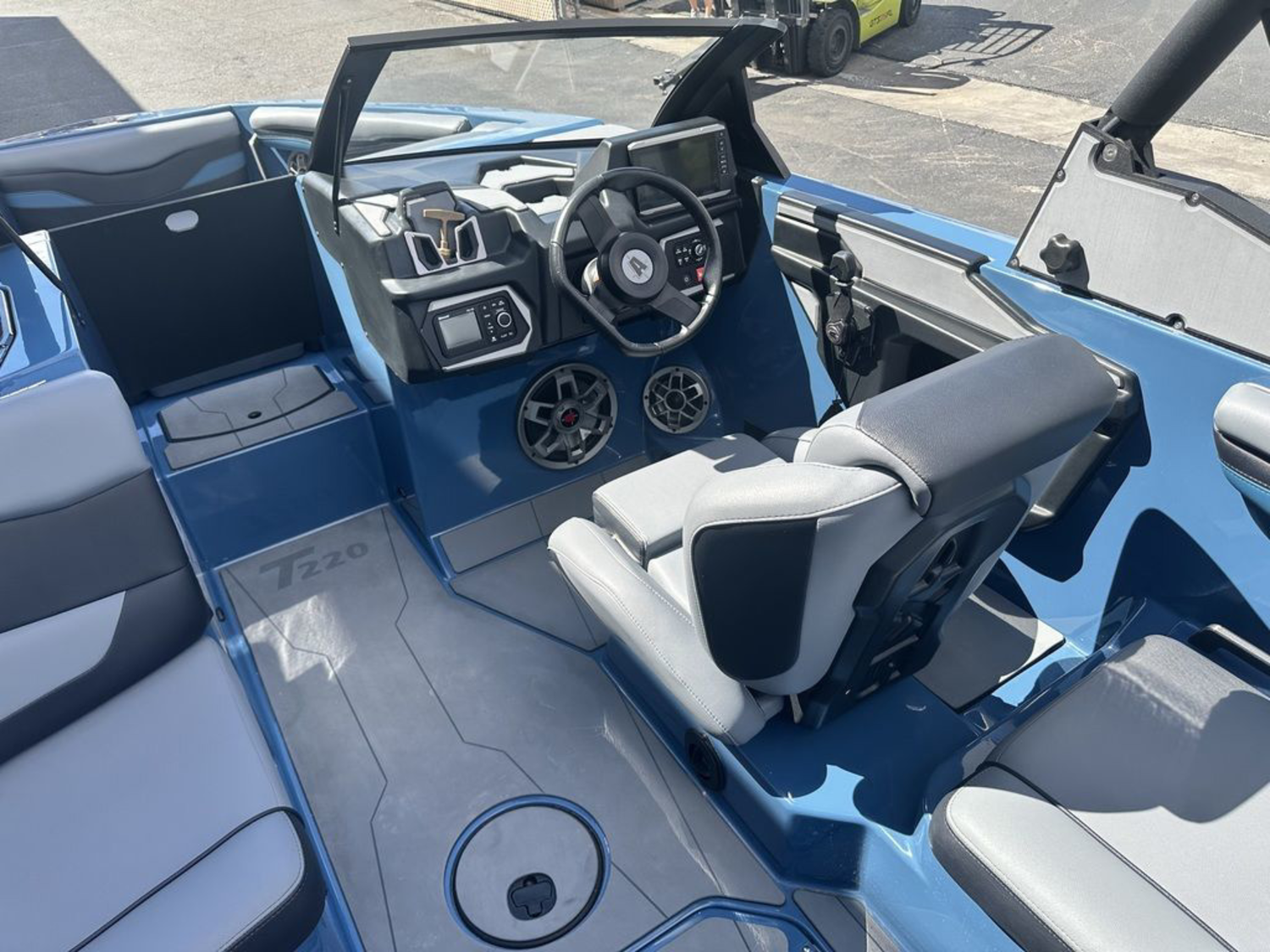 2023 Axis Wake Research T220