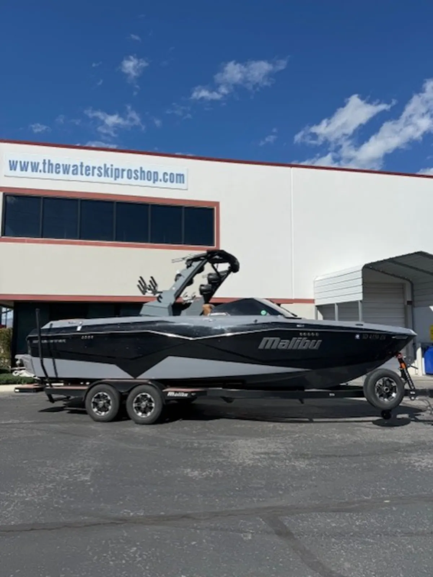 2022 Malibu Wakesetter 25 LSV