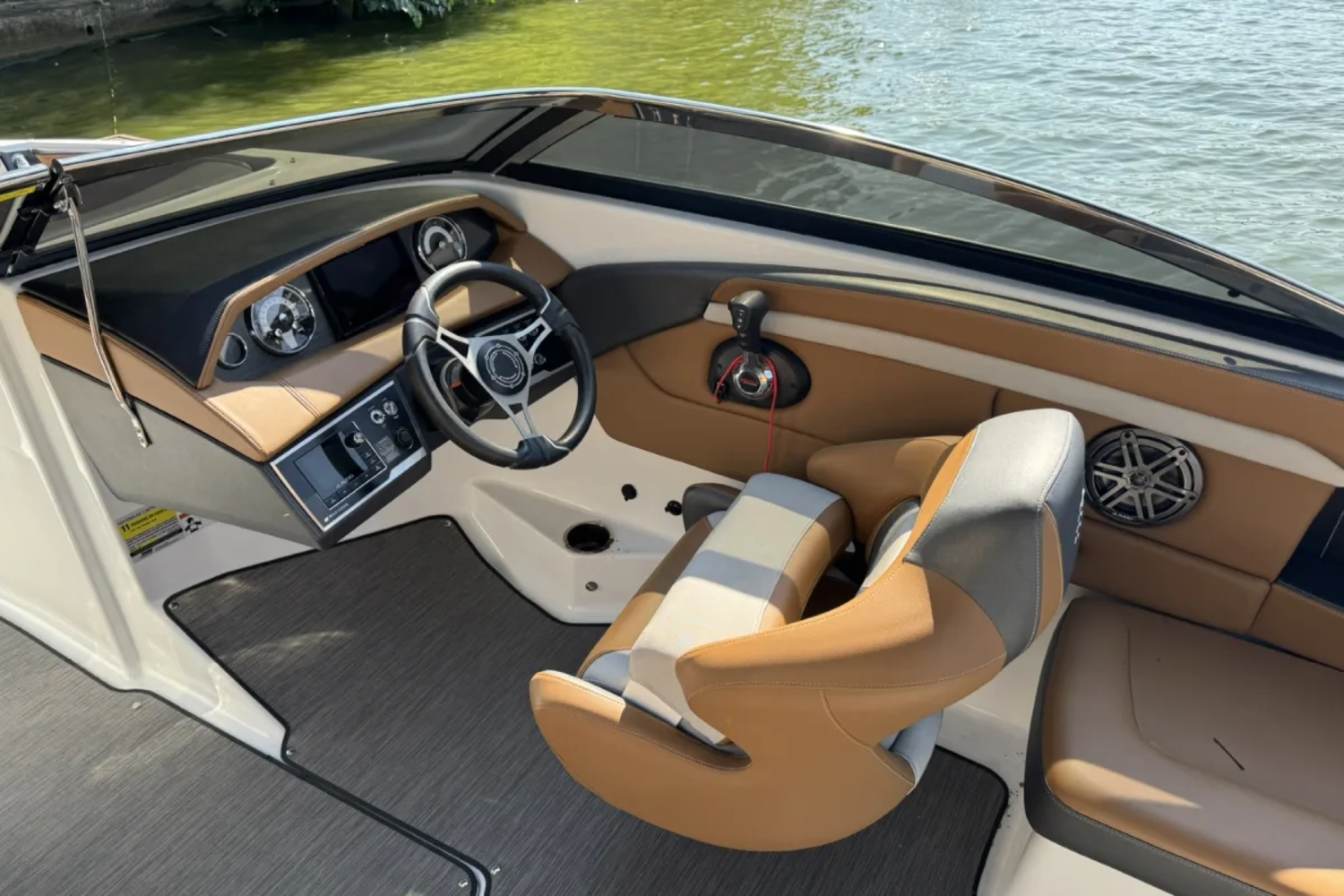 2021 Four Winns Horizon 230 RS 6.2L 300HP