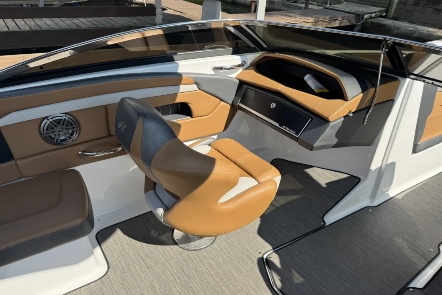 2021 Four Winns Horizon 230 RS 6.2L 300HP