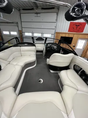 2012 Malibu Boats Wakesetter VTX for sale in Marine On Saint Croix, Minnesota
