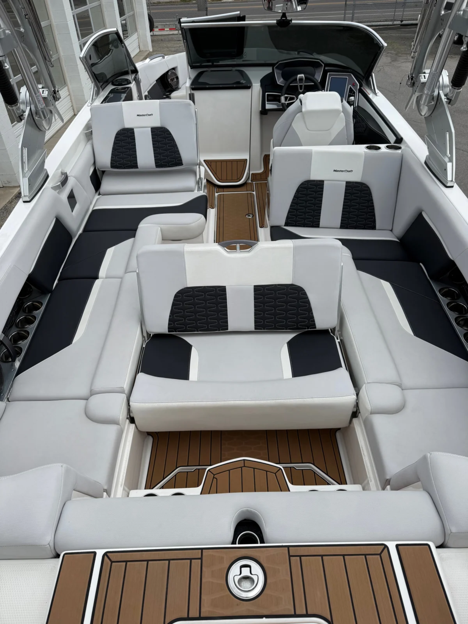 2021 26' MasterCraft X26 Bowrider