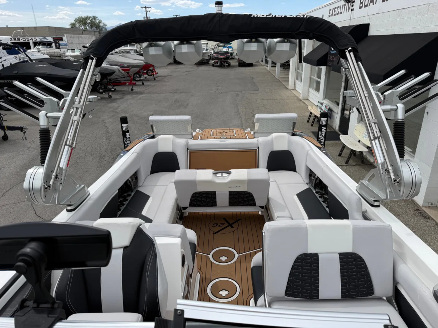 2021 26' MasterCraft X26 Bowrider
