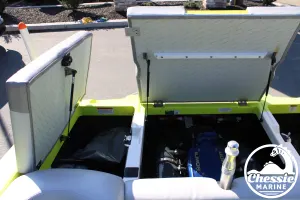 2017-mastercraft-xt21-131340-image27
